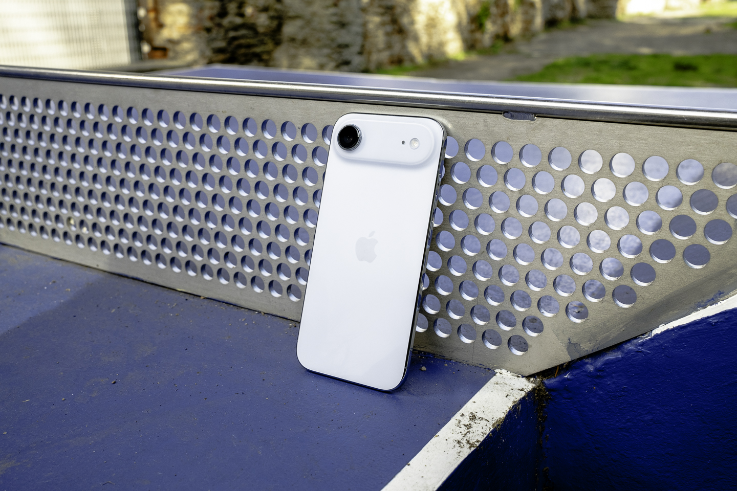 Ligero, innovador... pero ignorado: Apple reduce la producción y se