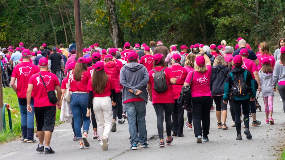 Octubre rosa: carrera, marcha, detección y solidaridad en el lago