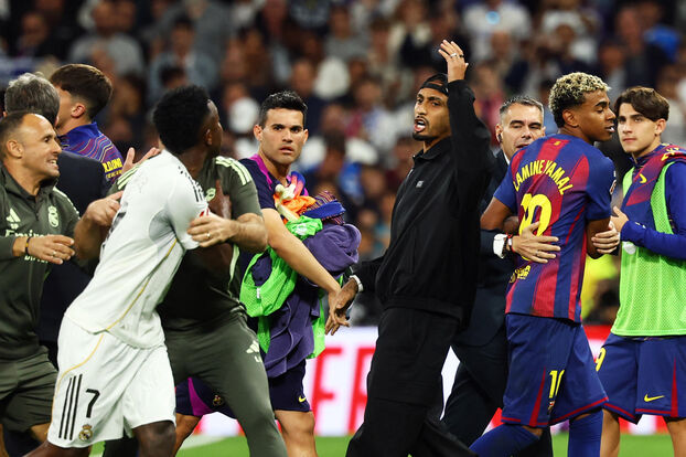 Real Madrid - FC Barcelona (2-1): estallan los tumultos al