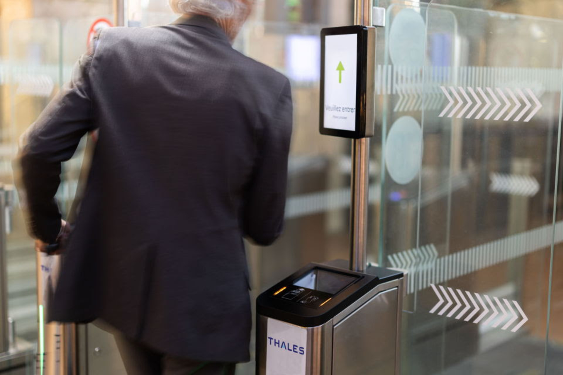 Thales obtiene un espectacular premio por sus arcos de control