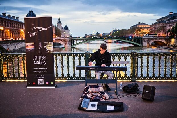 « Una ciudad tan inspiradora »: el ex pianista callejero James Malikey