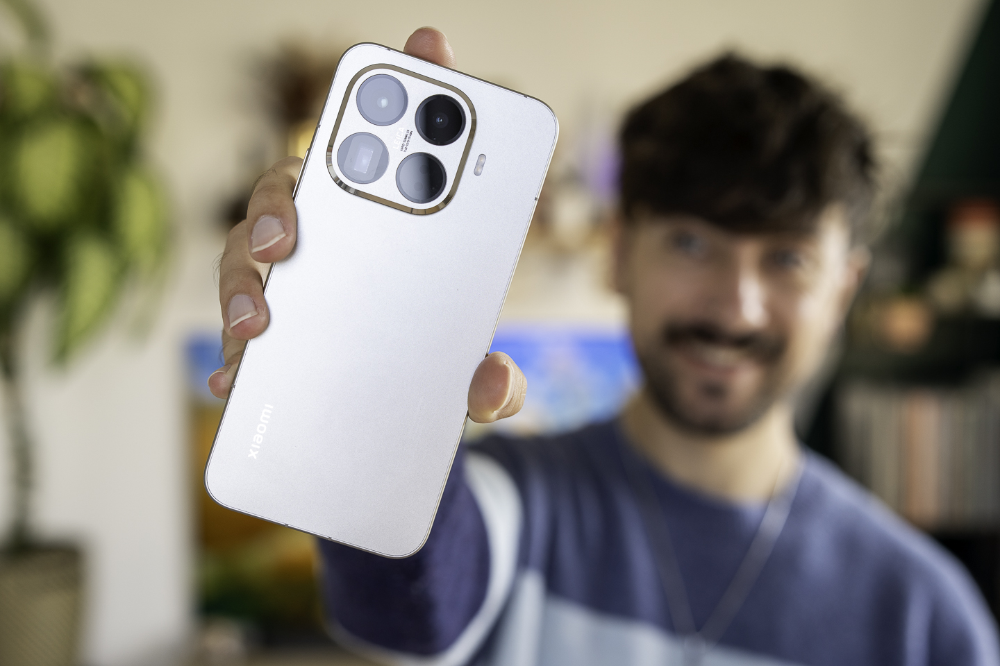 Zoom generoso para smartphone de lujo.