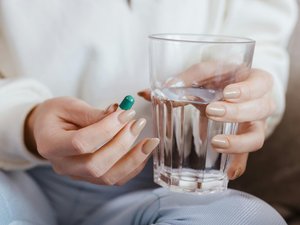 ¿Los médicos recetan demasiados antibióticos? Profesionales agotados ante pacientes que
