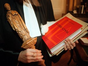 "Belle justice, super, merci beaucoup": afirma ser acosado por un