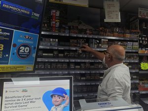 De vez en cuando, cuando un cliente tose, bromeo diciéndoles
