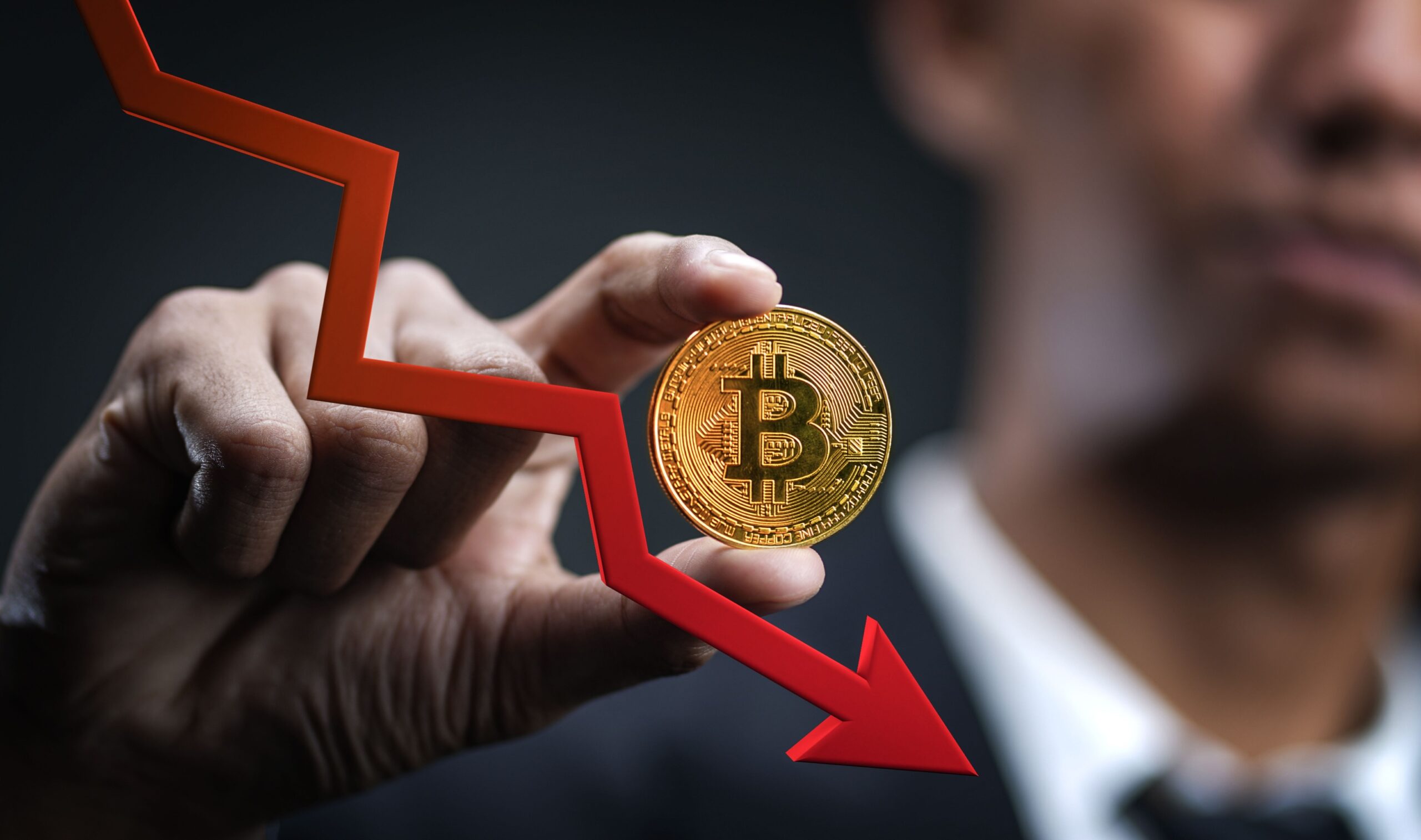 El Bitcoin cae brevemente por debajo de los 100,000 dólares.