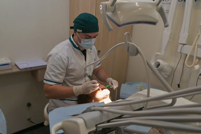 El autobús dental: 1,400 actos realizados para pacientes aislados pero