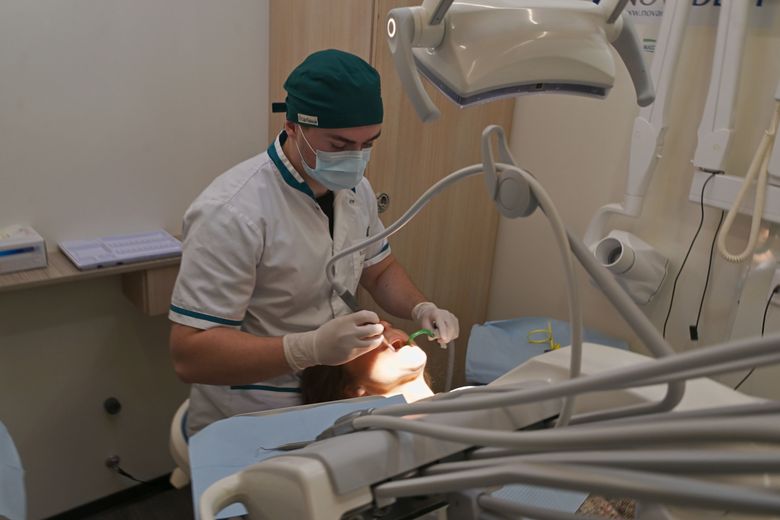 El autobús dental: 1,400 actos realizados para pacientes aislados pero