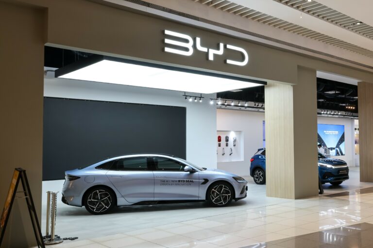 El crecimiento desmedido del competidor chino de Tesla se ralentiza