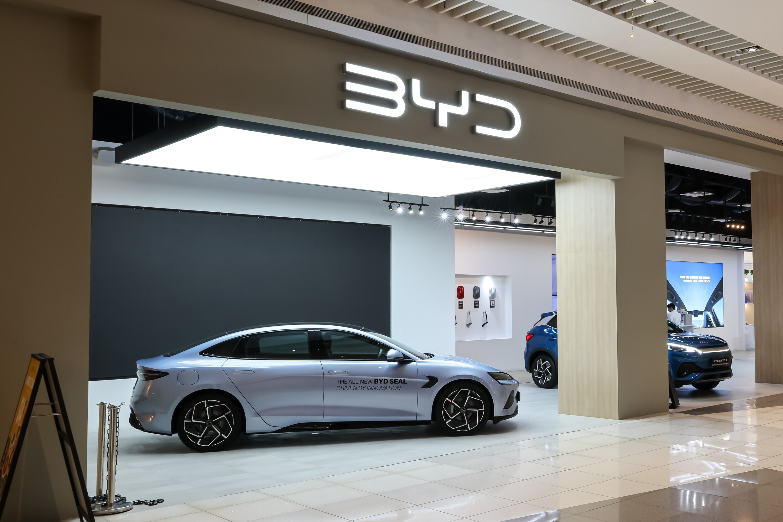 El crecimiento desmedido del competidor chino de Tesla se ralentiza