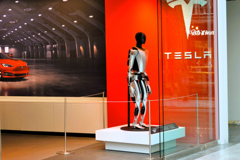 Elon Musk promete montañas y maravillas para su humanoide Optimus