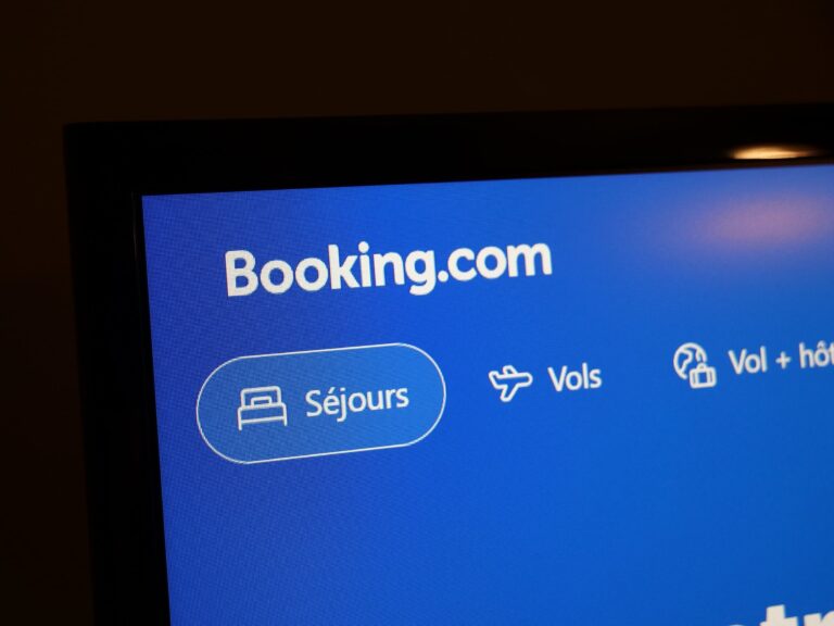 Hackeados por hackers, clientes de Booking pagan su reserva en