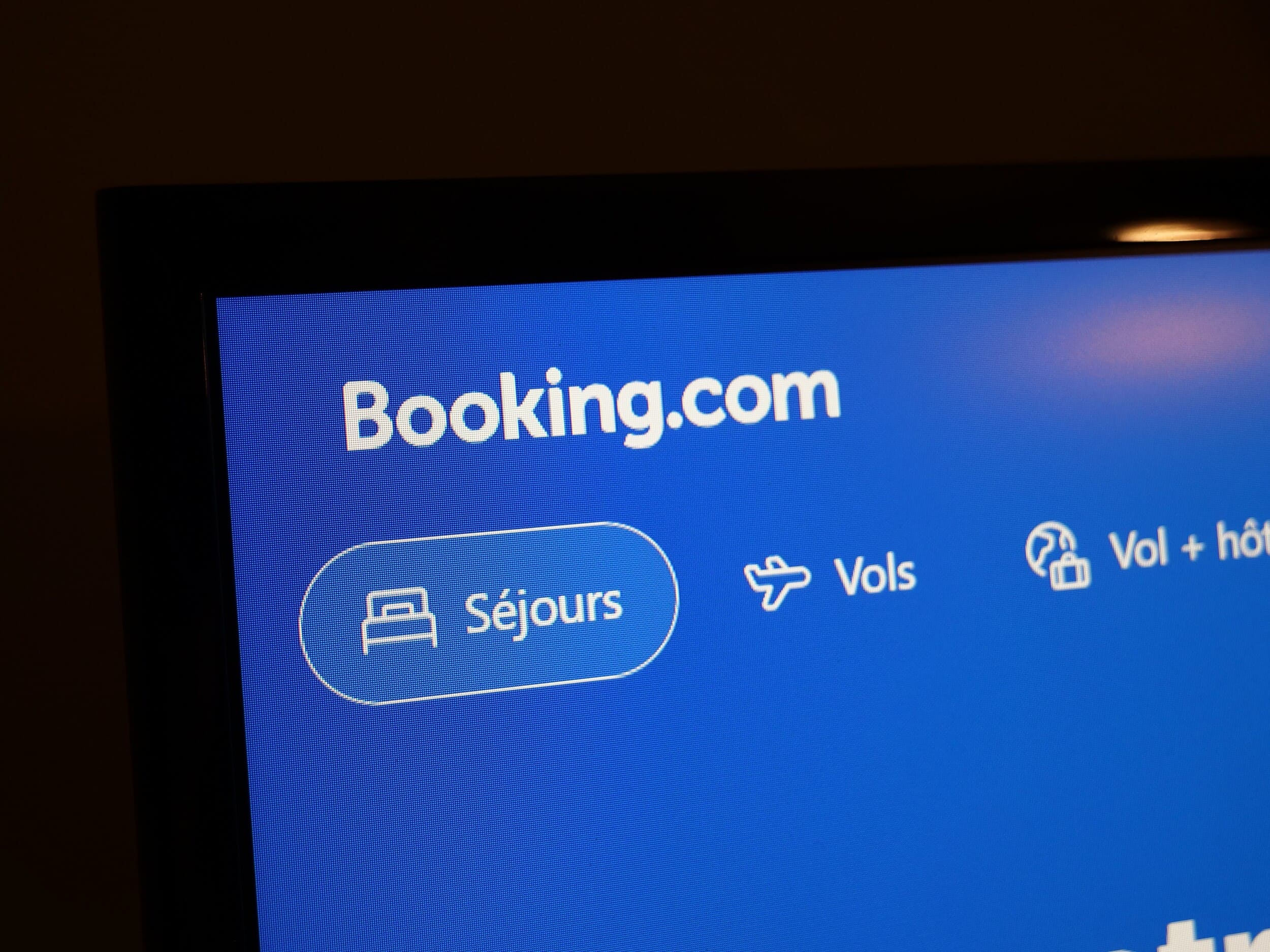 Hackeados por hackers, clientes de Booking pagan su reserva en