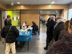 La jornada de pruebas y detección satura el hospital, se