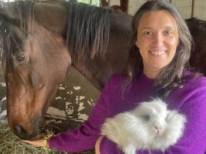"Mi acción siempre complementa el seguimiento con el veterinario": Mathilde