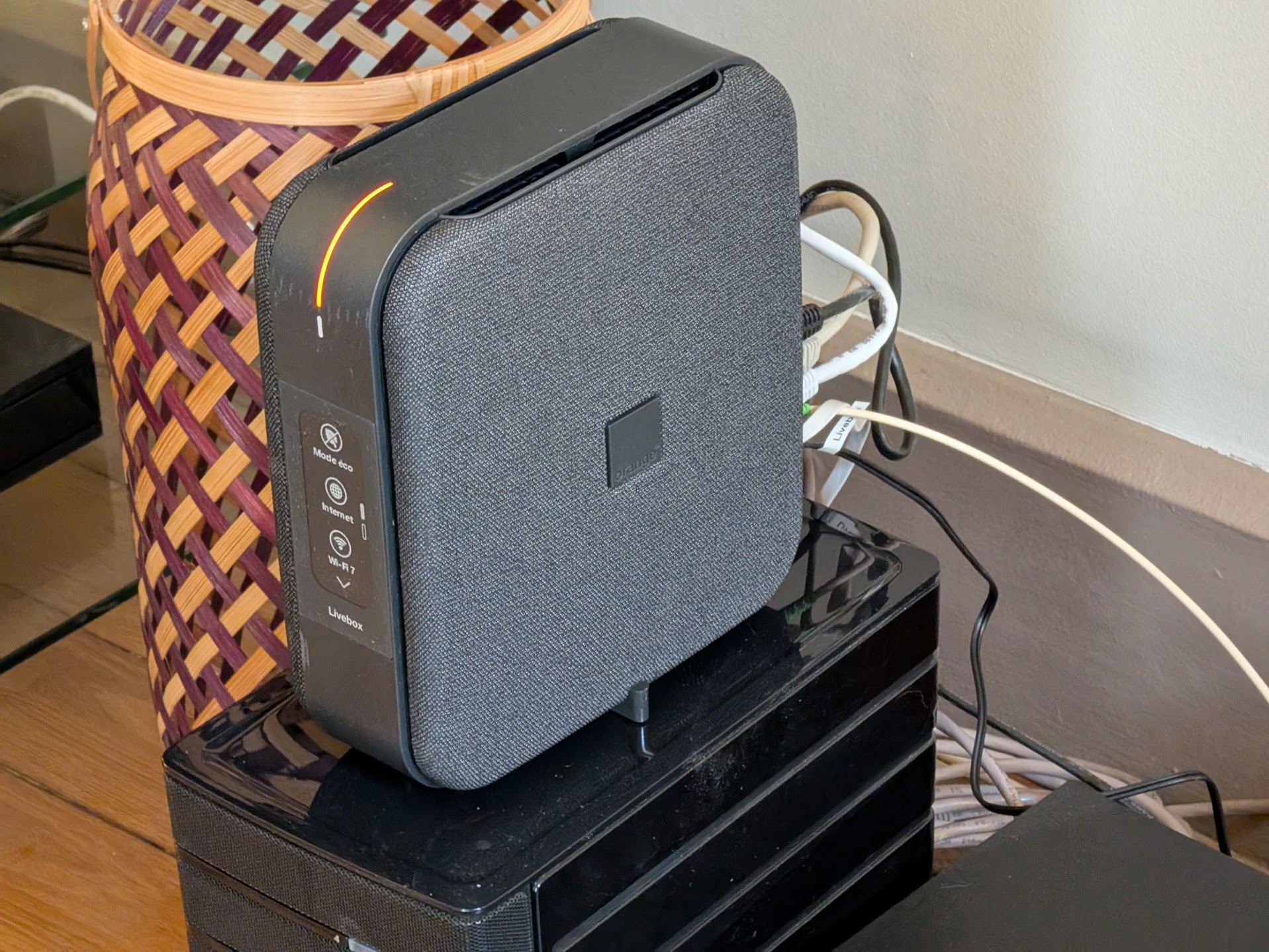Orange estaría preparando un repetidor Wi-Fi 7 para sus abonados