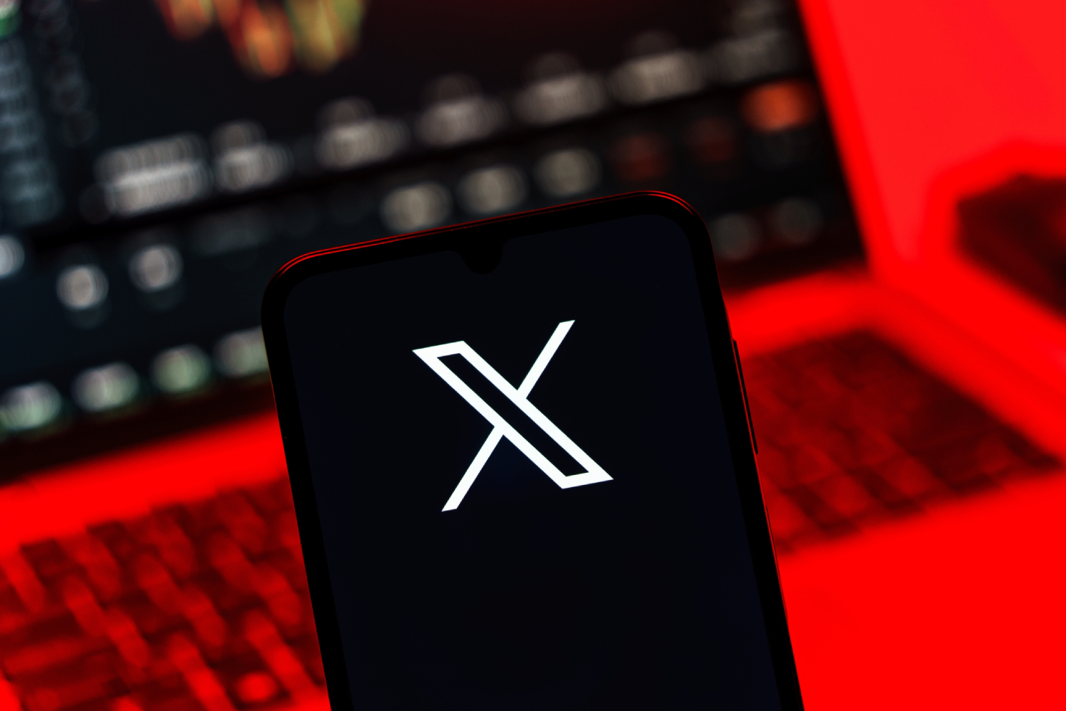 Todo sobre Chat, la nueva mensajería de X.com para competir