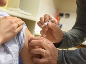 Vacunas contra la gripe: los profesionales alertan al Estado sobre