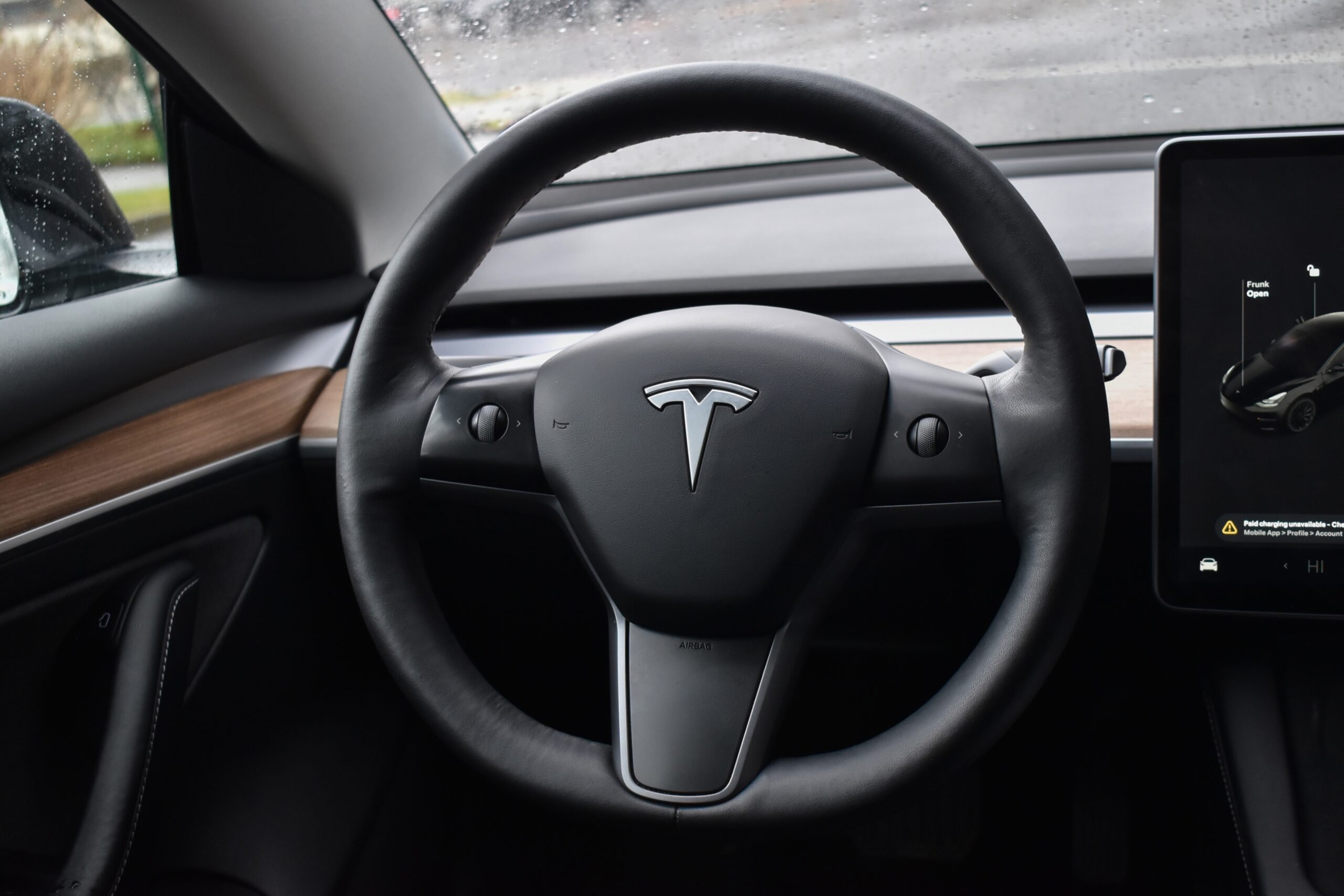 ¡Es inminente! Tesla te invita a probar la conducción "totalmente
