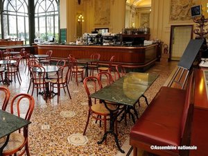 ¿El alcohol prohibido en la cantina de la Asamblea? "Engordamos
