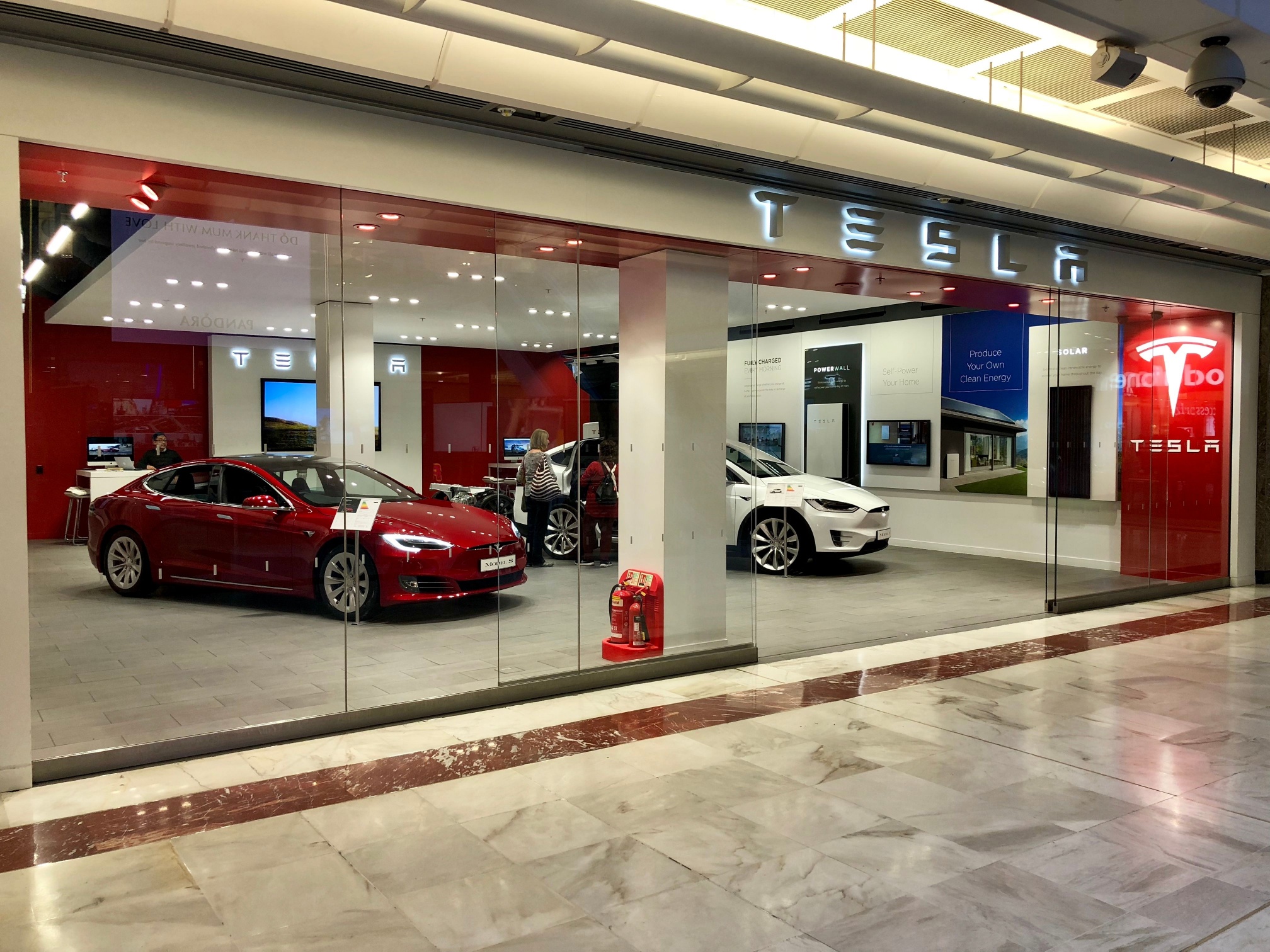 ¿Tesla boicoteada por razones políticas? El malestar crece entre los