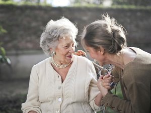 ¿A qué edad se considera que uno es "viejo"? Descubre