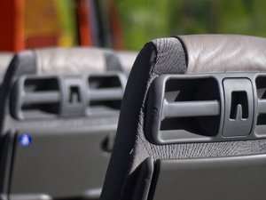 El conductor del autobús escolar se siente mal: se detiene