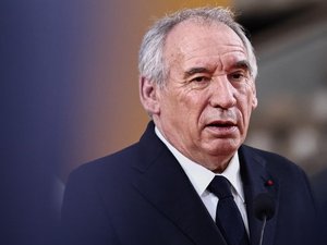 François Bayrou hospitalizado: "Quizás debería haber consultado antes", sus adjuntos