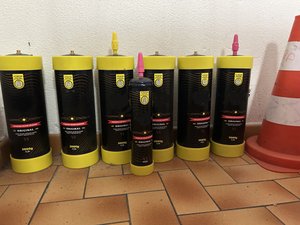 "La policía municipal ha encontrado siete botellas depositadas en la