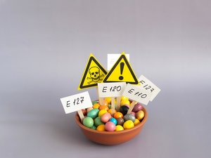 Los 10 aditivos alimentarios que debes evitar absolutamente