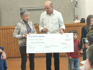 Ricourt: ambiente festivo y generosidad para el lanzamiento de las