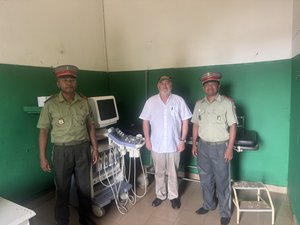 Solidaridad internacional: material médico del Aude enviado al hospital militar