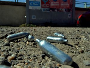 Un decreto prefectoral contra el uso indebido del protoxido de