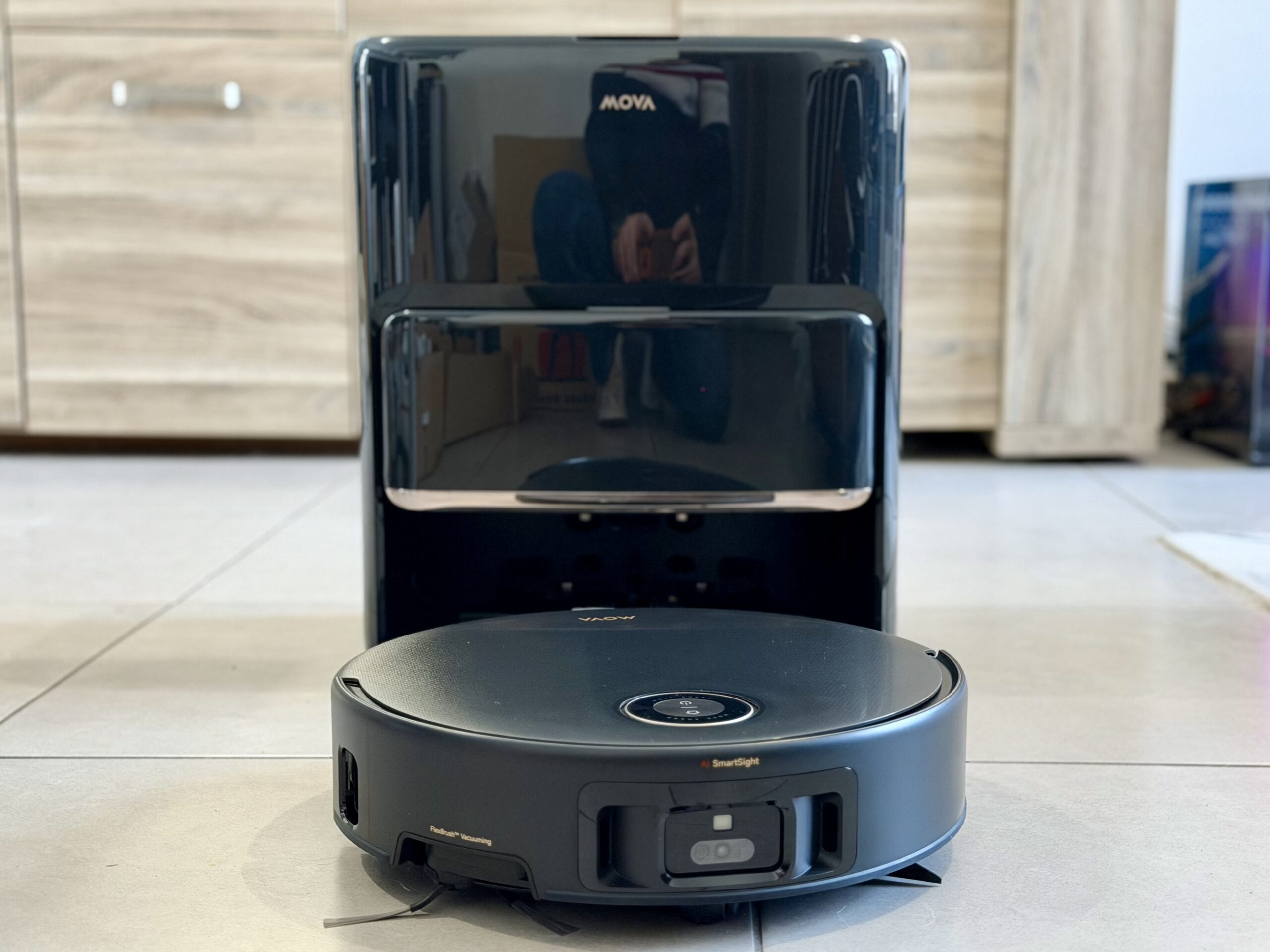 Un robot aspirador a veces al borde del colapso