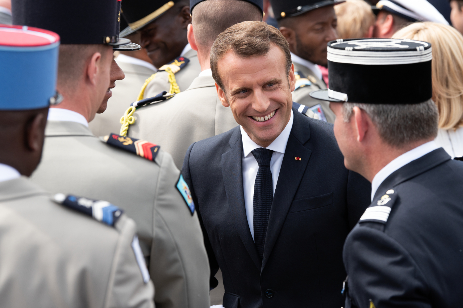 Una falsa video de golpe de Estado en Francia se