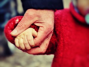 Van a ver un espectáculo en familia, los padres obligados