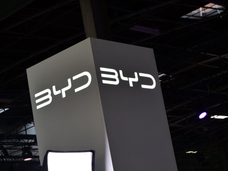 ¿Estabas pensando en comprar un coche eléctrico BYD? Esta novedad