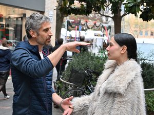 "¿Tengo… 12 dedos?" Asistimos a sesiones de hipnosis en la