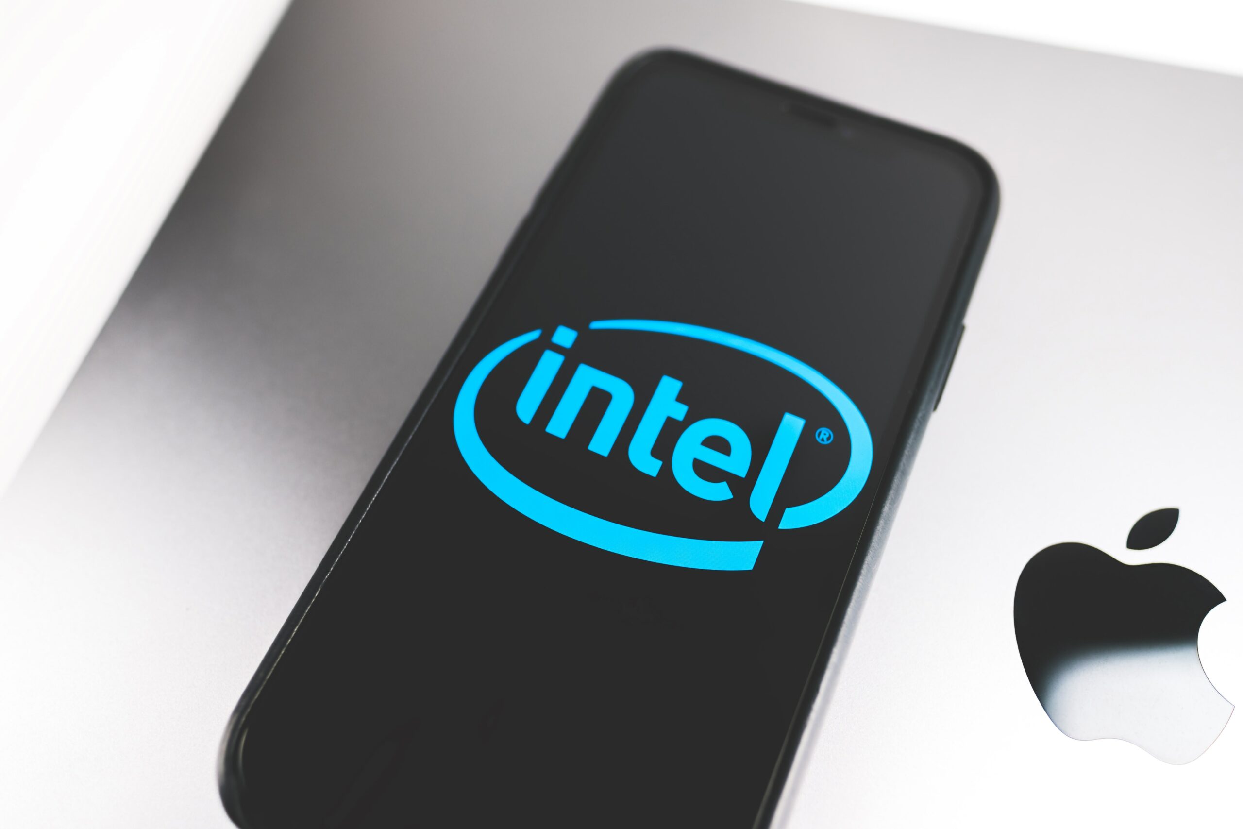 ¿Un chip Intel en tu iPhone? Lo inimaginable de hace