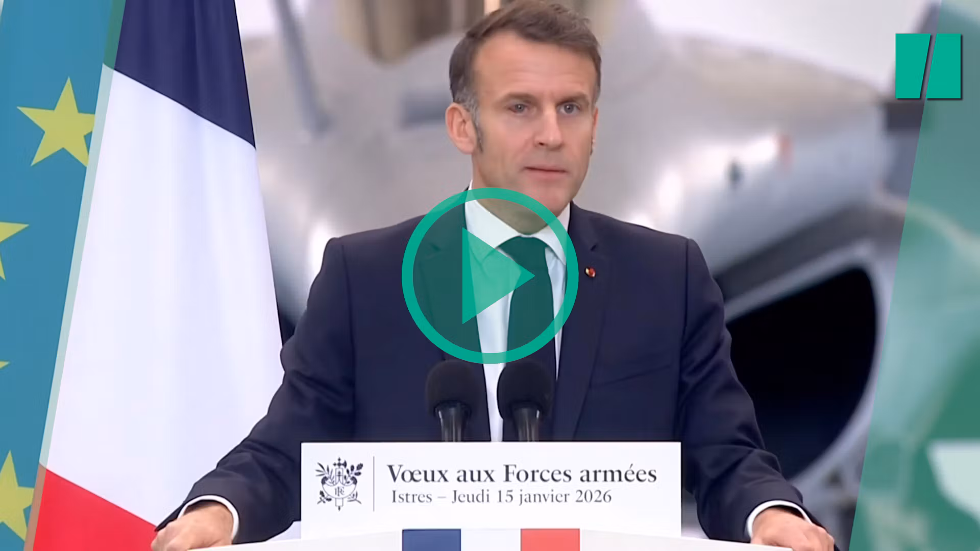 ¿Por qué el ojo de Macron estaba todo rojo durante