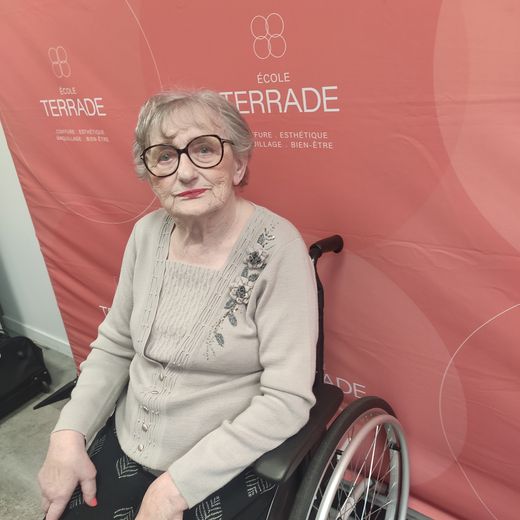 Placida, transformada tras su sesión de belleza.
