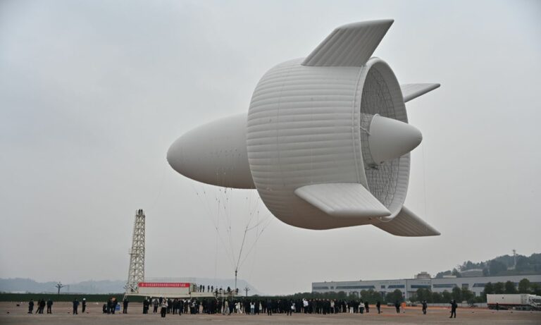 La China presenta su dirigible