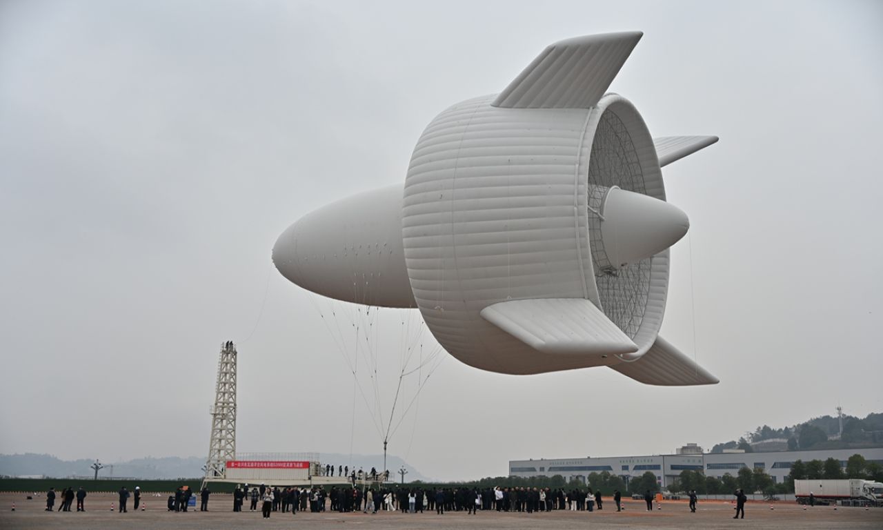 La China presenta su dirigible