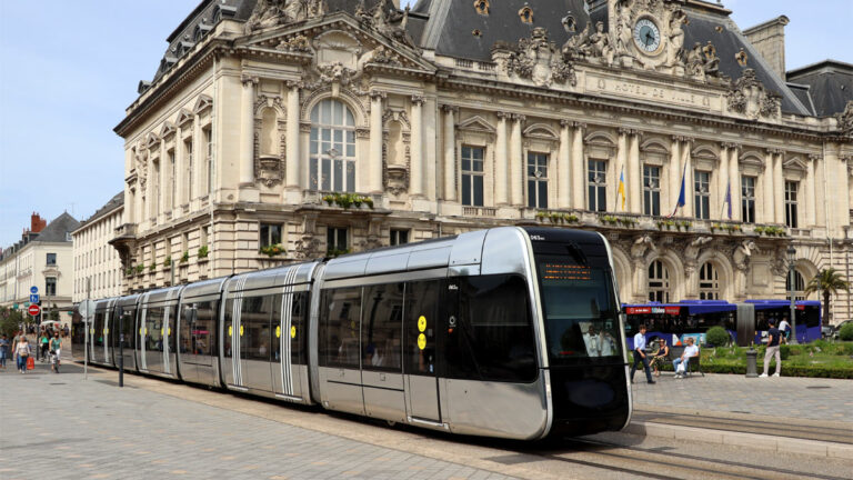 La solución radical de Francia para asegurar los tranvías en