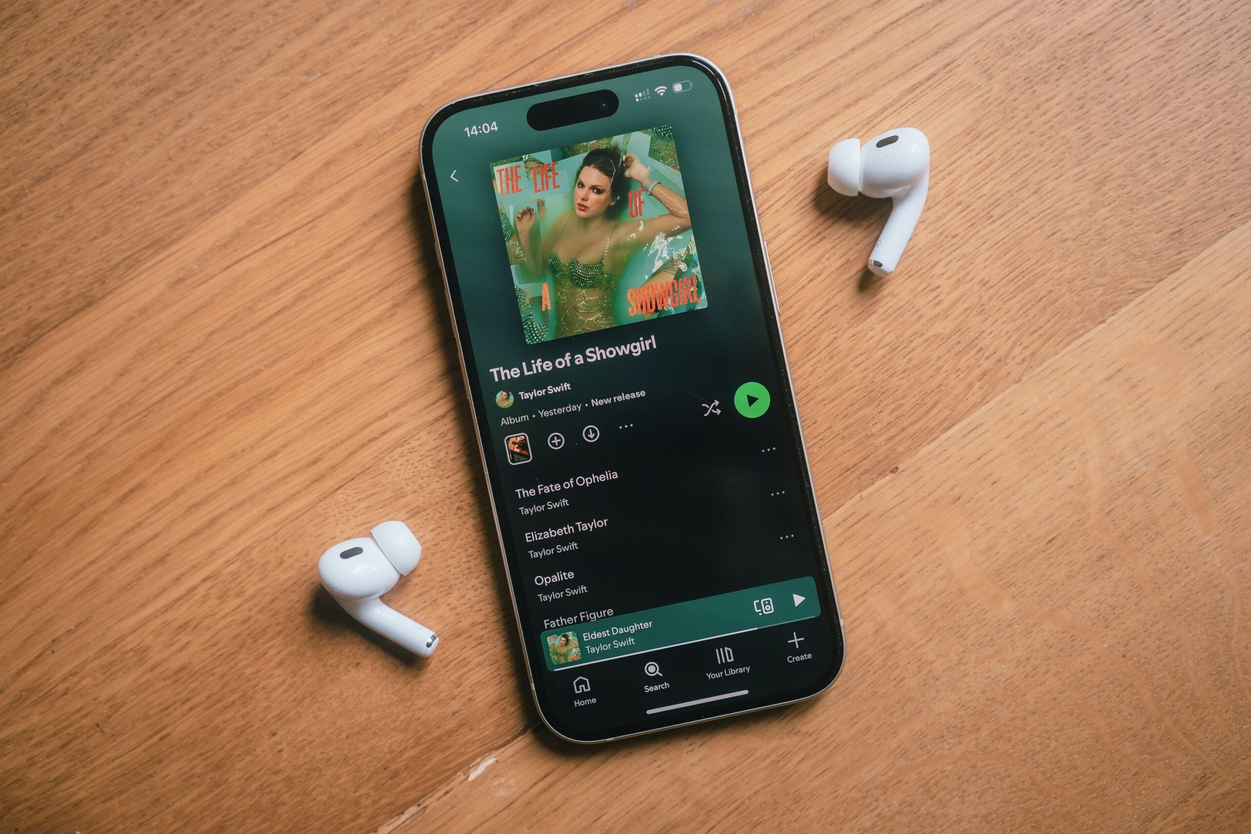 No es una (mala) broma, el precio de Spotify aumenta