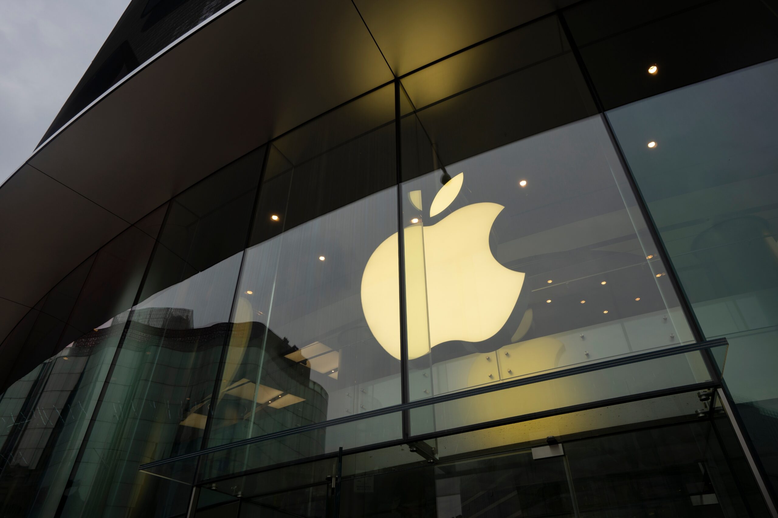 Tim Cook designa discretamente a quien dirigirá el futuro del