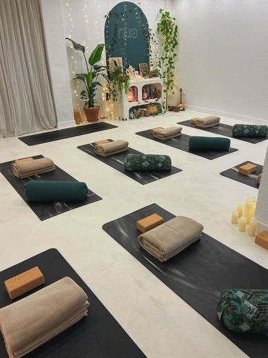 Un estudio de yoga "distinto a los de las grandes