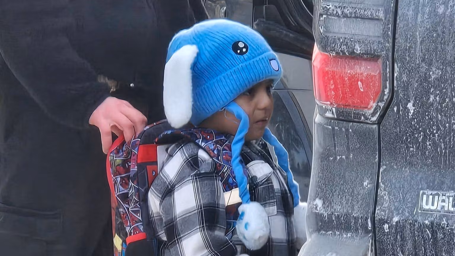 En Minneapolis, las imágenes reconfortantes del pequeño Liam Conejo Ramos