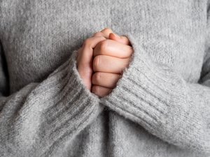 ¿Por qué los pezones se vuelven duros cuando hace frío?