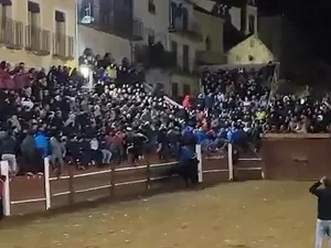 "El golpe del cuerno ha alcanzado el corazón..." Un hombre